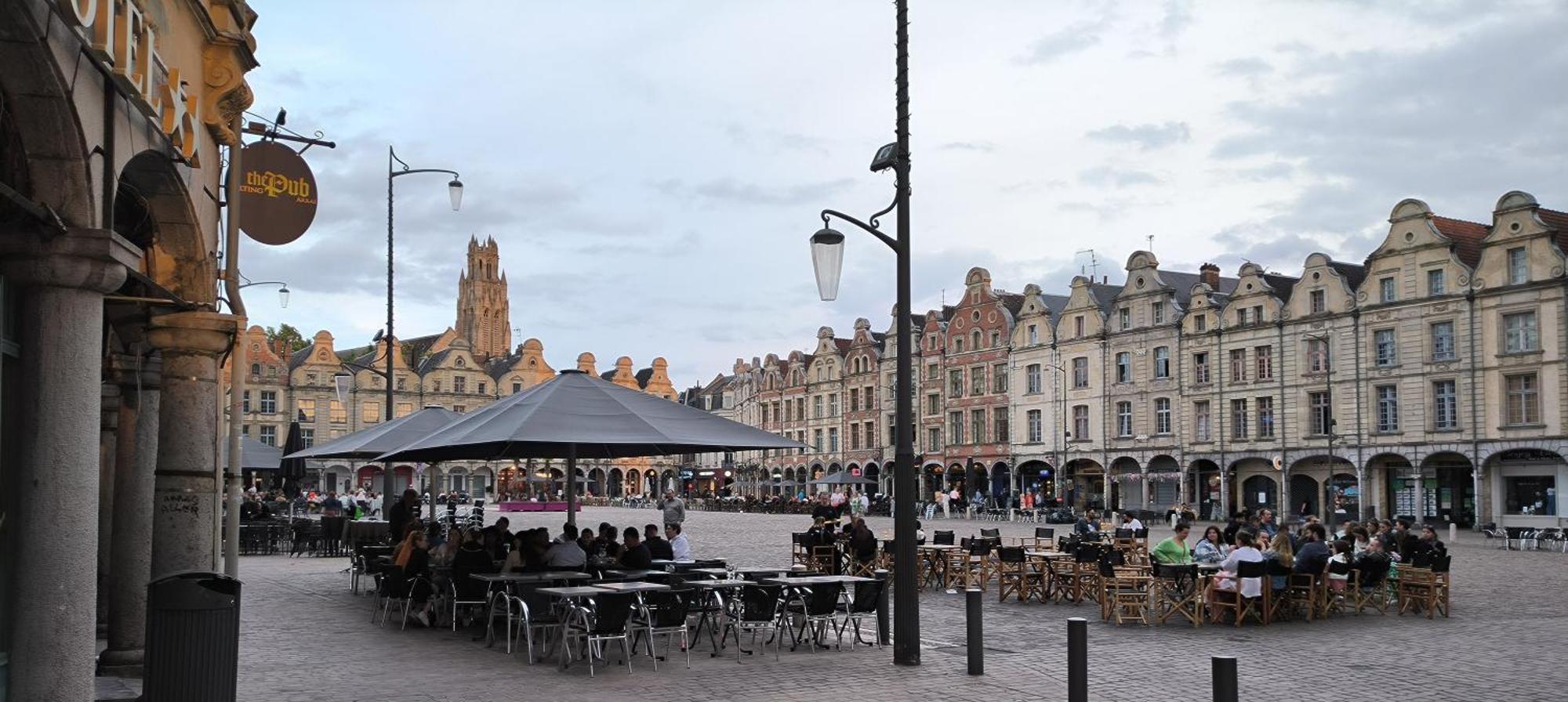 Ferienwohnung L'Appart Caroline - Proche Du Beffroi Arras Exterior foto